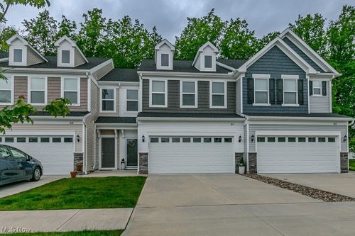 864 Woodside Drive, Westlake, OH, 44145 | Card Image