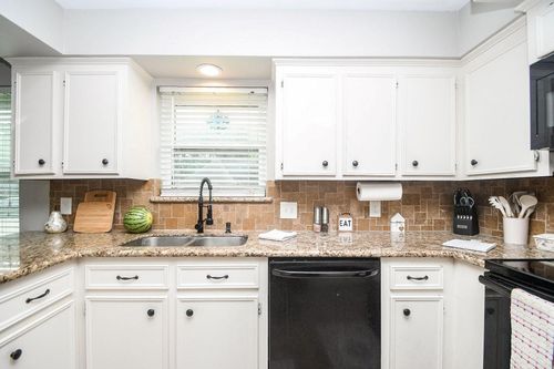 2107 Richmond Dr, Richmond, TX, 77406-2048 | Card Image