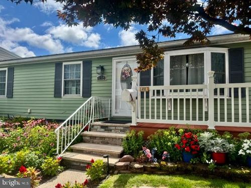 418 S Broad Mountain Ave, FRACKVILLE, PA, 17931-2402 | Card Image