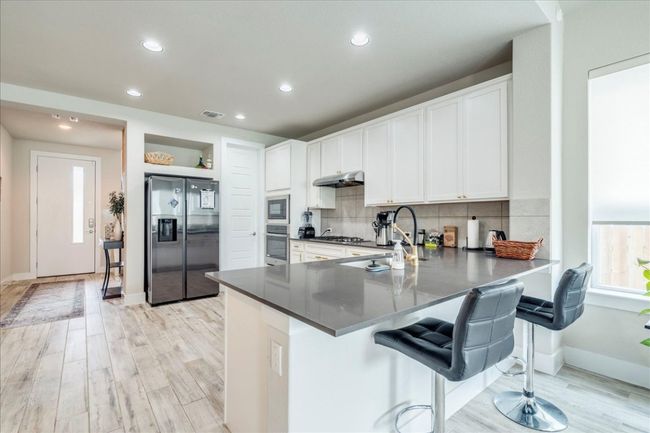 11108 American Mustang Loop, House other with 3 bedrooms, 3 bathrooms and 4 parking in Manor TX | Image 9