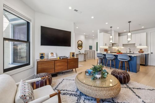 566 6th Ave, San Francisco, CA, 94118-3817 | Card Image