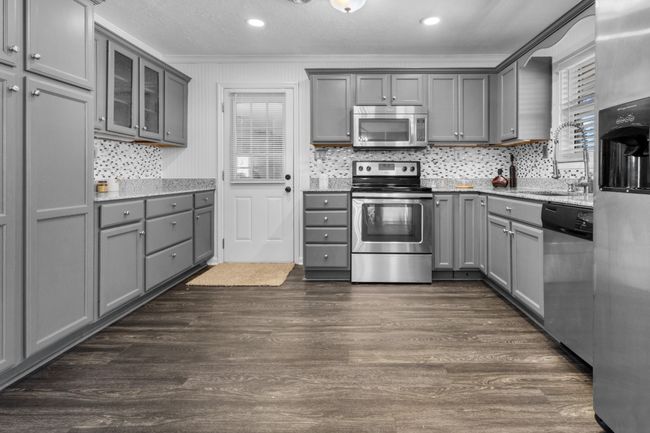 591 Shore Dr, House other with 3 bedrooms, 2 bathrooms and 2 parking in Big Sandy TN | Image 33