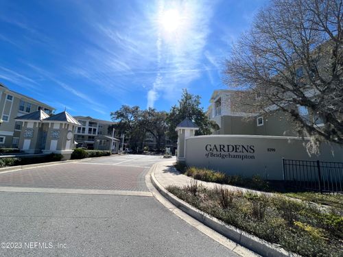 708-8290 Gate Pkwy W, JACKSONVILLE, FL, 32216-3624 | Card Image