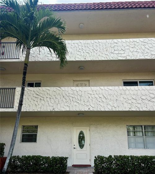 apt-107-111 Hollybrook Dr, Pembroke Pines, FL, 33025-1237 | Card Image