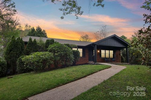 3 Acorn Rd, Asheville, NC, 28804-1001 | Card Image