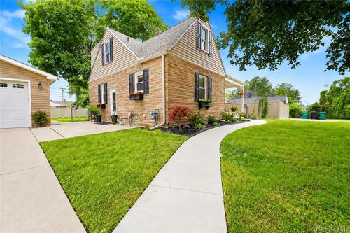 31215 Dawson St, Garden City, MI, 48135-1922 | Card Image