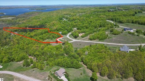 015 Horton Creek Dr, Grawn, MI, 49637 | Card Image