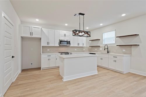 7709 Avenue L, Houston, TX, 77012-1043 | Card Image