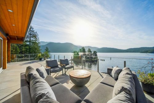 5577 Indian River Dr, North Vancouver, BC, V7G2T7 | Card Image