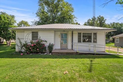 303 S Grove St, Colfax, IL, 61728-9200 | Card Image