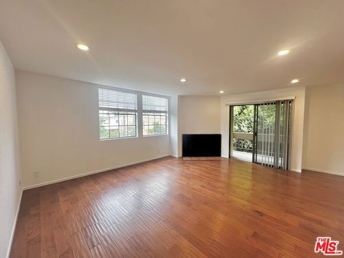 210-750 N Kings Rd, West Hollywood, CA, 90069-6507 | Card Image