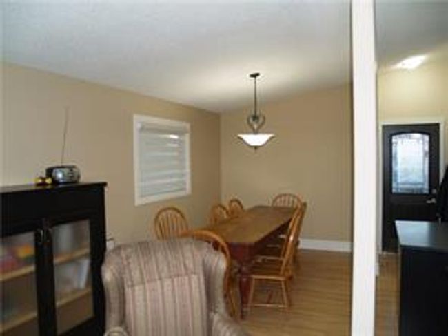 10727 Maplecrest Rd Se, House detached with 3 bedrooms, 3 bathrooms and 3 parking in Calgary AB | Image 6