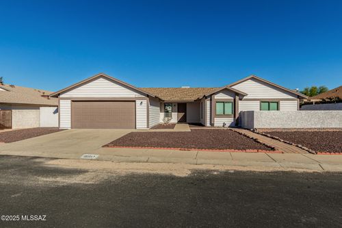 10101 E Stella Rd, Tucson, AZ, 85730-3141 | Card Image