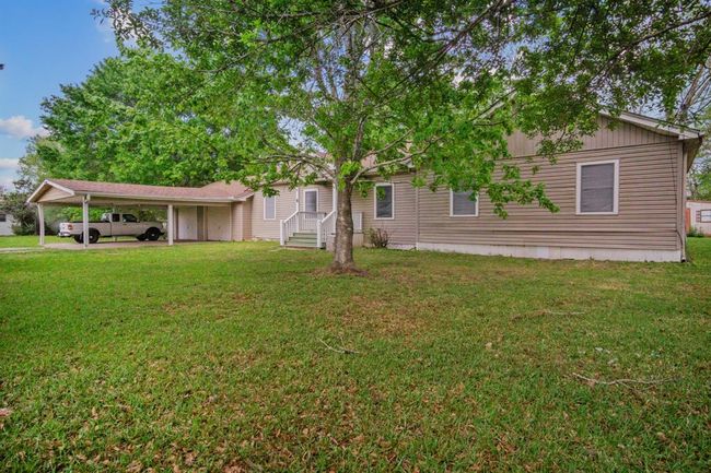 227 Hale, House other with 3 bedrooms, 2 bathrooms and 4 parking in Winnie TX | Image 4