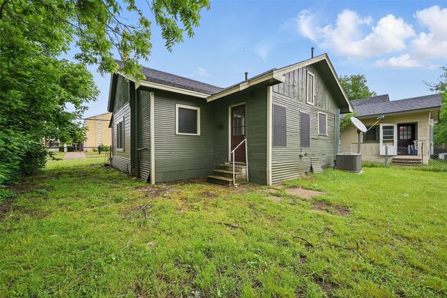 906 E Houston St, House other with 2 bedrooms, 1 bathrooms and null parking in Sherman TX | Image 19