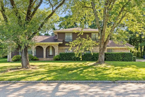 999 Wyndsor Dr, Hixson, TN, 37343-2255 | Card Image