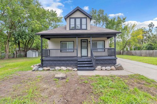 7686 Warwick St, Detroit, MI, 48228-3317 | Card Image