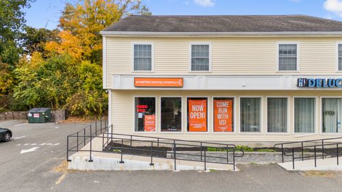 636 Federal Rd, Brookfield, CT, 06804-2007 | Card Image