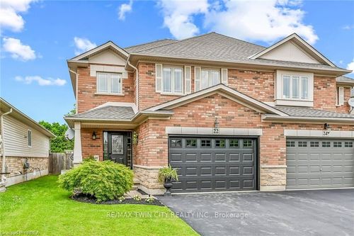 22 Savannah Ridge Dr, Paris, ON, N3L4G5 | Card Image