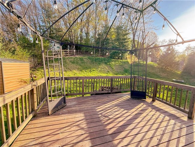133 Glengarry Dr, House other with 3 bedrooms, 2 bathrooms and 2 parking in Coraopolis PA | Image 34