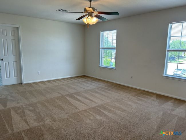 6504 Griffith Loop, House other with 3 bedrooms, 3 bathrooms and null parking in Killeen TX | Image 7