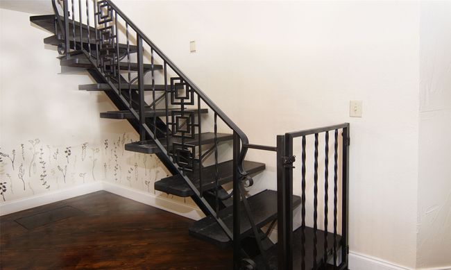 Floating stairs to upstairs bonus room | Image 24
