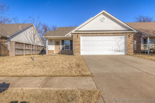 59 E Fairlane Court, Sapulpa, OK, 74066 | Card Image