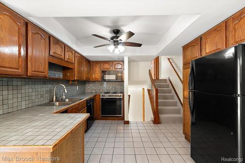 8741 Buffalo Dr, Commerce Township, MI, 48382-3411 | Card Image