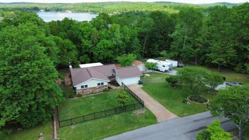 300 Victoria Dr, Horseshoe Bend, AR, 72512-5216 | Card Image