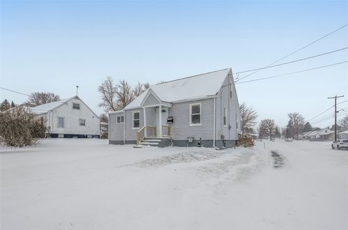 4004 Washington Ave, Erie, PA, 16509-1252 | Card Image