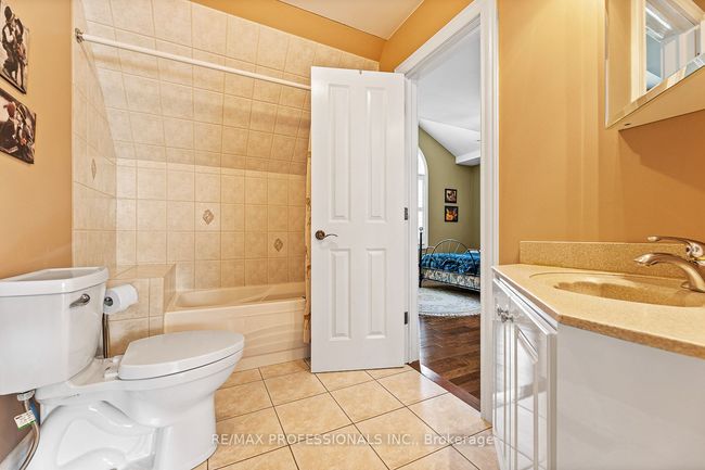 63 Rowley Dr, House other with 4 bedrooms, 4 bathrooms and 12 parking in Palgrave ON | Image 25