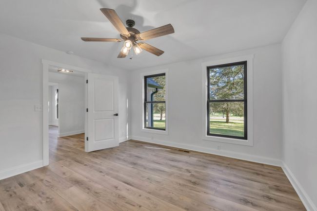 Big master suite on the main level | Image 21