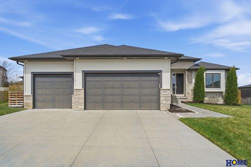 6516 Julia Cir, Lincoln, NE, 68516-2093 | Card Image