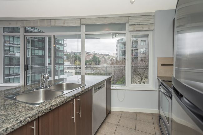 1006 - 892 Carnarvon Street, Condo with 2 bedrooms, 2 bathrooms and 1 parking in New Westminster BC | Image 22