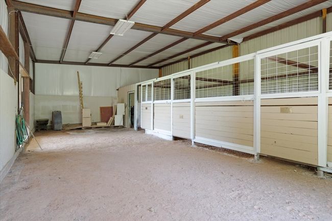 View of stable, 3 horse stalls | Image 30