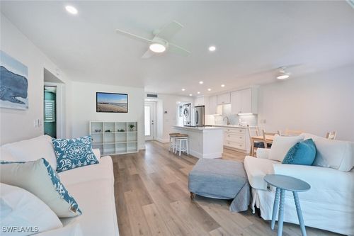 apt-202-250 7th Ave S, NAPLES, FL, 34102-6881 | Card Image