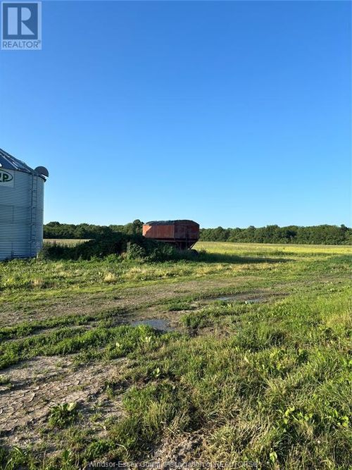 119 Victoria Rd, Pelee Island, ON, N0R1M0 | Card Image
