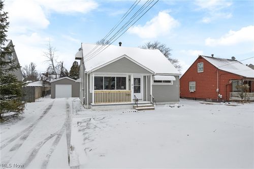 15214 Chatfield Ave, Cleveland, OH, 44111-4305 | Card Image