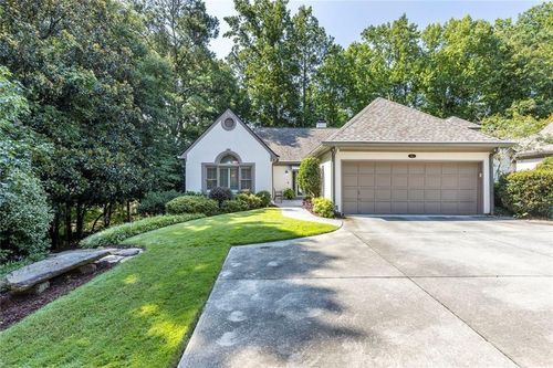 450 Greenlaurel Drive Ne, Sandy Springs, GA, 30342 | Card Image