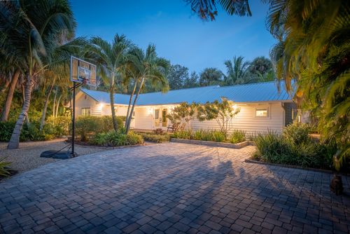 547 Sw Riverview St, Stuart, FL, 34994-2823 | Card Image
