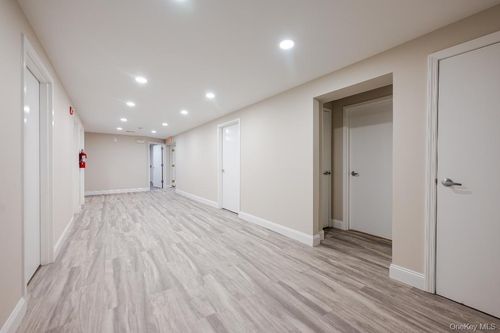 4 Weber Ave, Malverne, NY, 11565-1742 | Card Image