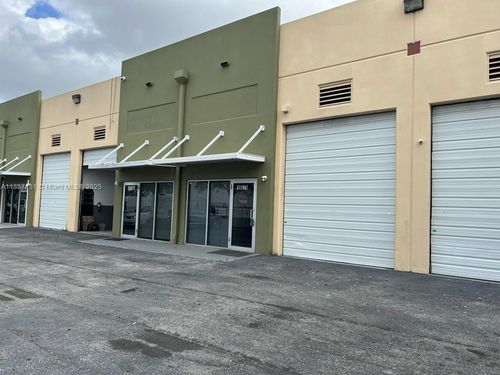 14-10601 Nw 122nd St, Medley, FL, 33178-3186 | Card Image