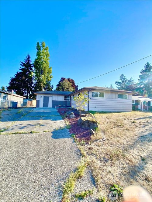 621 Sw 132nd St, Burien, WA, 98146-3250 | Card Image