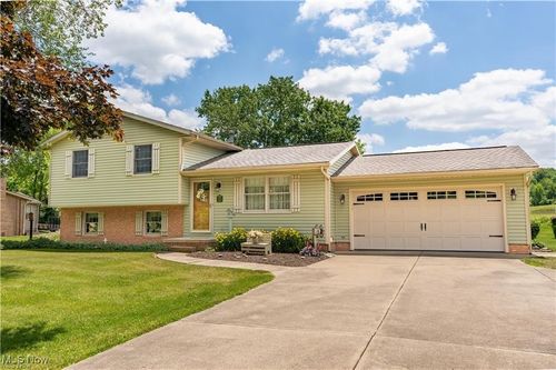 1750 N Orchard Rd Ne, Bolivar, OH, 44612-8604 | Card Image