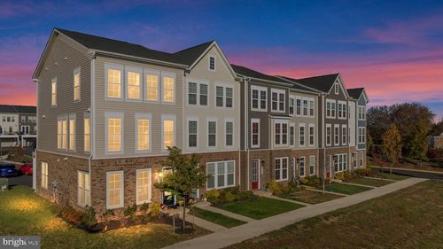 6746 Upland Manor Dr, GAINESVILLE, VA, 20155-2051 | Card Image