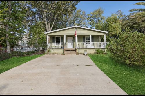 4619 2nd St, Bacliff, TX, 77518-1479 | Card Image