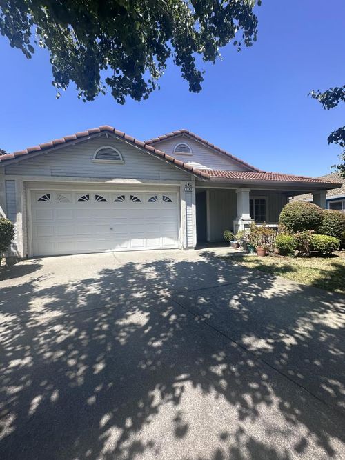 2382 Burgundy Way, Fairfield, CA, 94533-6805 | Card Image