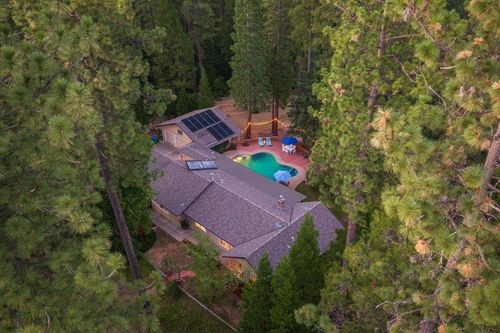 16351 Lake Vera Purdon Rd, Nevada City, CA, 95959-9423 | Card Image