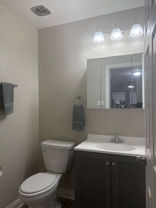 2c-8856 N Northshore Drive, Des Plaines, IL, 60016 | Card Image