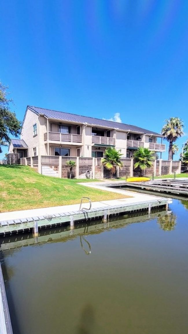 2004 Bayhouse Dr, Condo with 3 bedrooms, 3 bathrooms and null parking in Rockport TX | Image 17